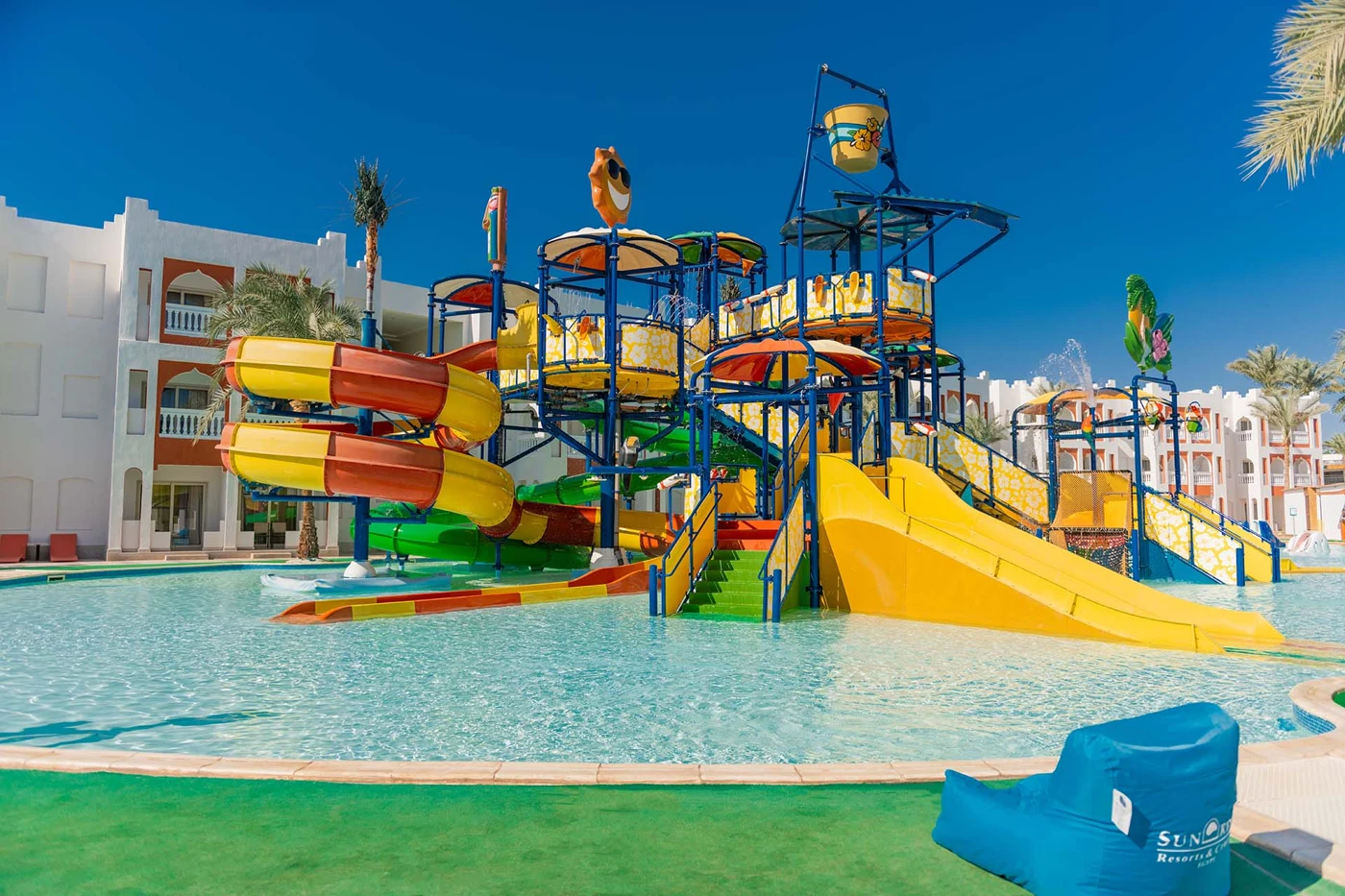 SUNRISE Diamond Beach: дитячий аквапарк